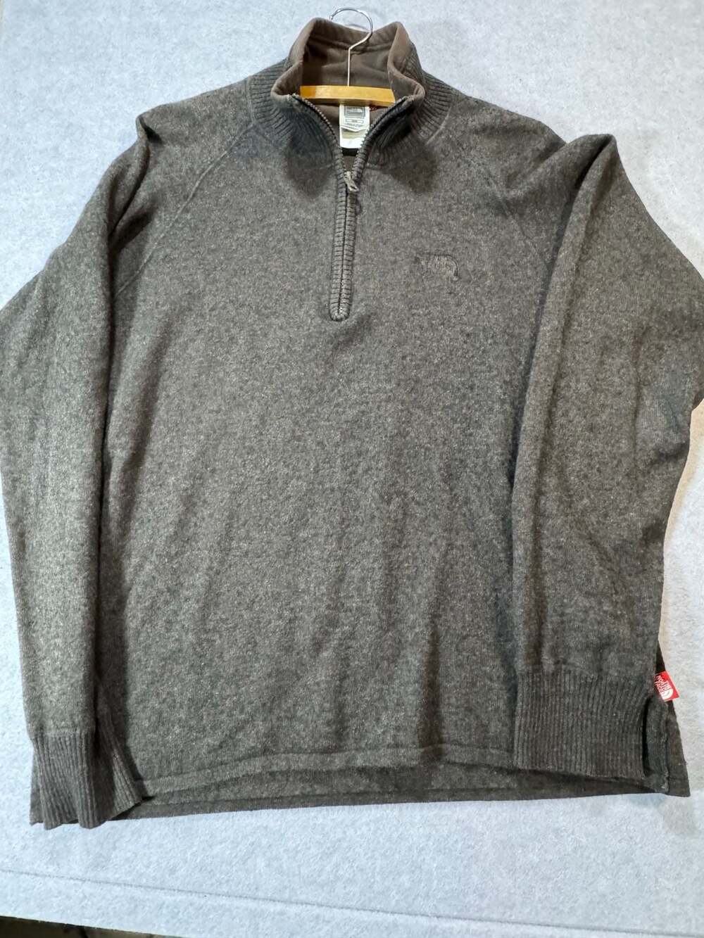 The North Face Men's Half-Zip sweater brown